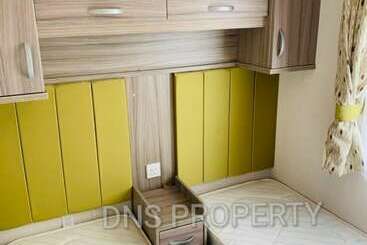 کلبه Luxury Caravan Only 10 Mins From The Beach