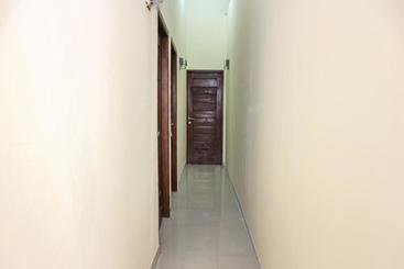 هتل Oyo 3377 Checkpoint Residence