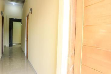 هتل Oyo 3377 Checkpoint Residence