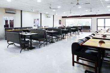 هتل Capital O 71726 Airport Stay Inn