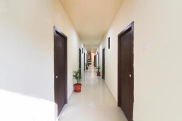 هتل Capital O 71726 Airport Stay Inn