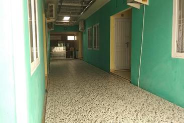 هتل Oyo 3348 Minimalis Homestay