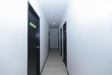 هتل Spot On 89838 Lm Residence