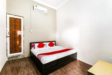 هتل Oyo 69647 Yash Lodge