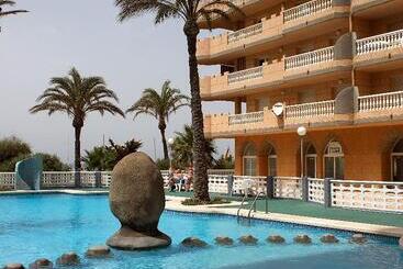 Apartamentos Castillo de Mar