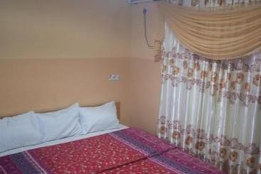 Larrydam Hotel And Suites