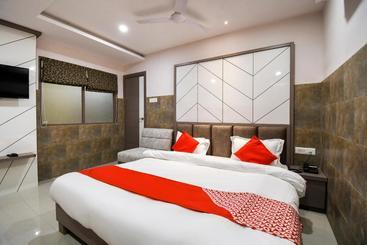 هتل Oyo 70123 Sada Shiv Guest House