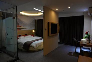 Thank Inn Chain Hotel Sichuan Mianyang Yuzhong Road Airport