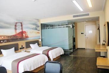 هتل Thank Inn Plus  Kunming Shuntong International Ginza Avenue Store