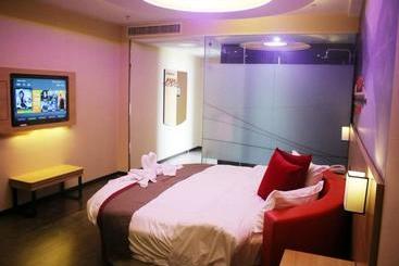 هتل Thank Inn Plus  Kunming Shuntong International Ginza Avenue Store