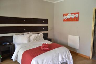 פנסיון Dara@medi Lodge