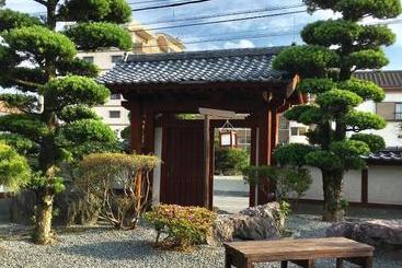 پانسیون まるで一国一城の主 佐藤邸