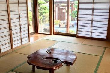 پانسیون まるで一国一城の主 佐藤邸
