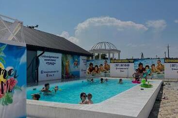 ユースホステル Trio Hotel Restaurant