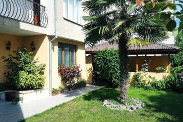 پانسیون Kirovi House   Guest Rooms