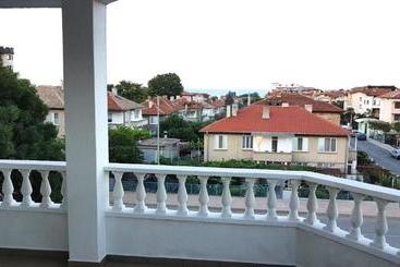 پانسیون Kirovi House   Guest Rooms