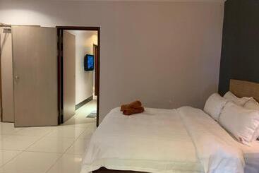 هتل The Room