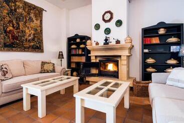 هتل Palacio Las Manillas