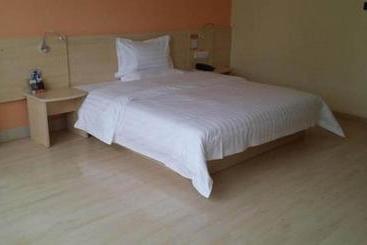 هتل 7days Inn Urumuqi West Kashi Road Airport