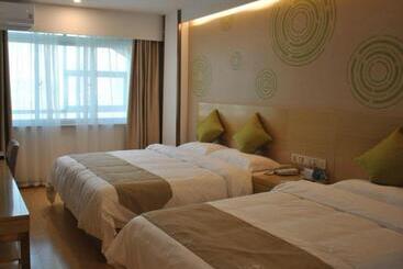 בית מלון כפרי Greentree Inn Heze Shan County Huxi South Road Express