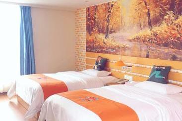Pai Hotel Yuncheng Yudu Market