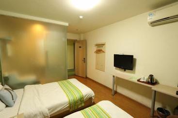 Pai Hotel Yuncheng Yudu Market