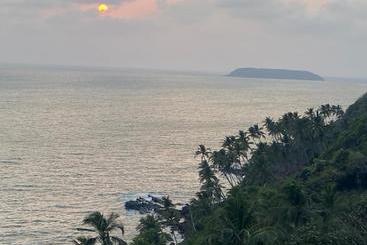 پانسیون Sun Kissed Holidays Dabolim Goa Gold