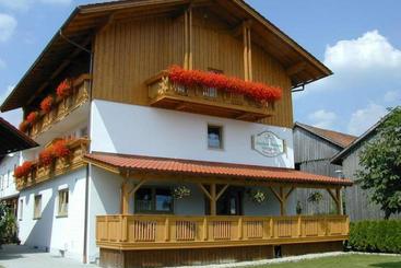 Общежитие Landgasthof Achatz