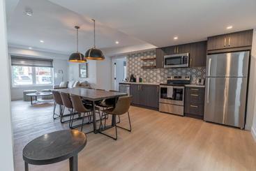 هتل Basecamp Suites Canmore