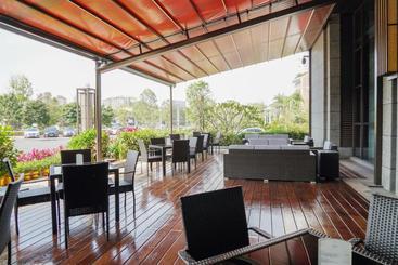 هتل Donghua Apartment