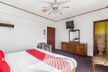 هتل Oyo  Suites San Fernando