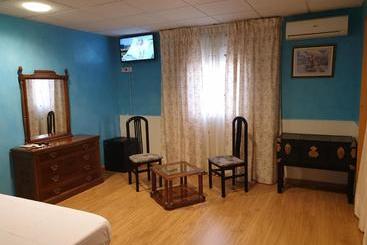 پانسیون Hostal Alfil