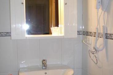 پانسیون Hostal Alfil