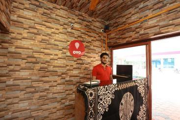 هتل Oyo 16717 Sreekrishna Kailas Inn