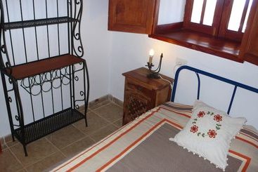 Casas Pedro Y Carmen
