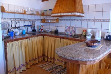Casas Pedro Y Carmen
