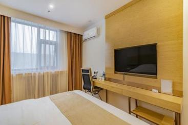 هتل Greentree Inn Beijing Daxing District Huangcun West Street Metro Station