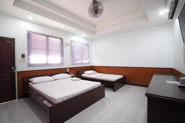 هتل Oyo 911 Suanphai Resort