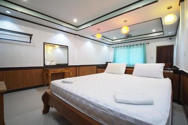 هتل Oyo 911 Suanphai Resort