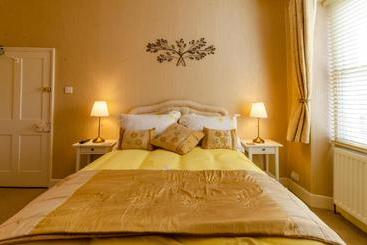 تختخواب و صبحانه Pinfold House