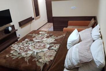 تختخواب و صبحانه Soba 205