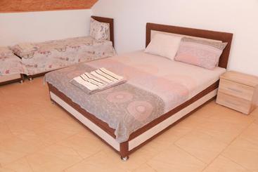 تختخواب و صبحانه Vila Viktori