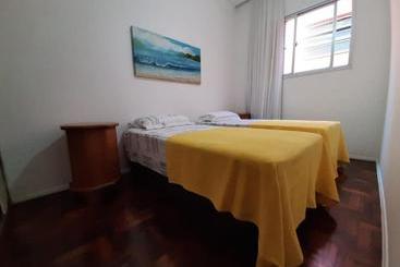 Yellow Hostel Praia Da Costa