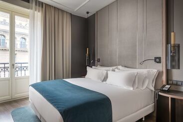 هتل NH Collection Madrid Gran Via