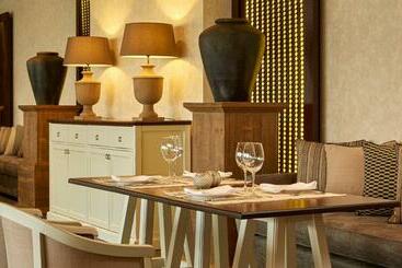 Limneon Resort & Spa