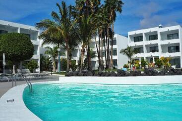 Aparthotel Oasis Lanz Beach Mate