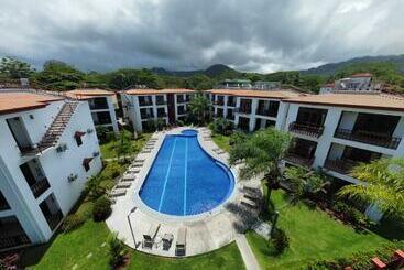 هتل آپارتمان Delluz Bahia Azul 4b Pool View, Jaco Beach 2nd Floor