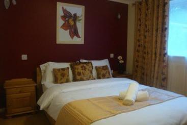 پانسیون Remarc Guest House