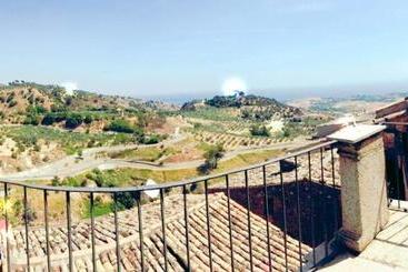 تختخواب و صبحانه Il Borgo & Il Feudo