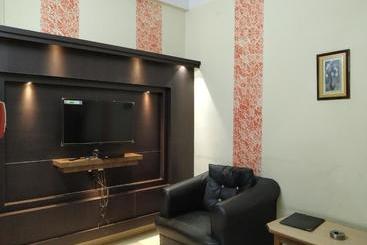 هتل Centre Point